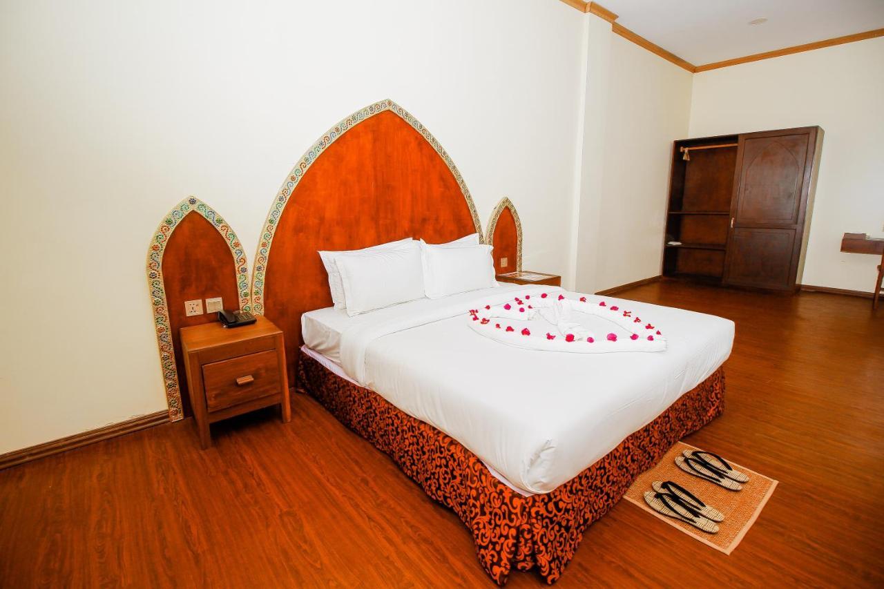 Royal Emerald River View Resort Bagan Exterior photo