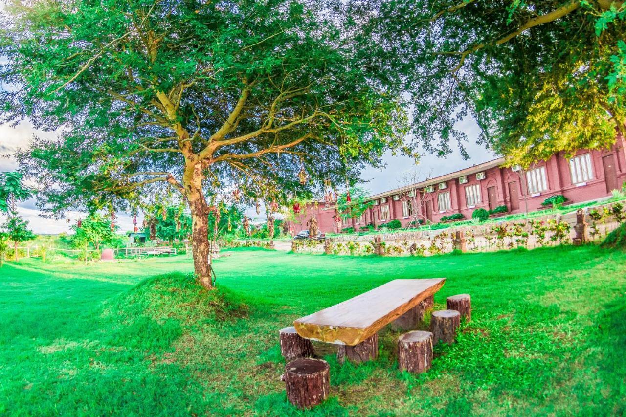Royal Emerald River View Resort Bagan Exterior photo